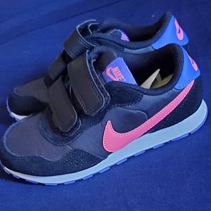 Girl's Nike  pre school sneakers